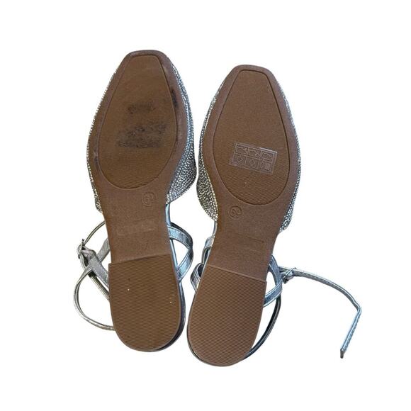 Journee Collection Nysha Square Toe Rhinestone Crystal Flats Size 6.5 Like New - Picture 14 of 16